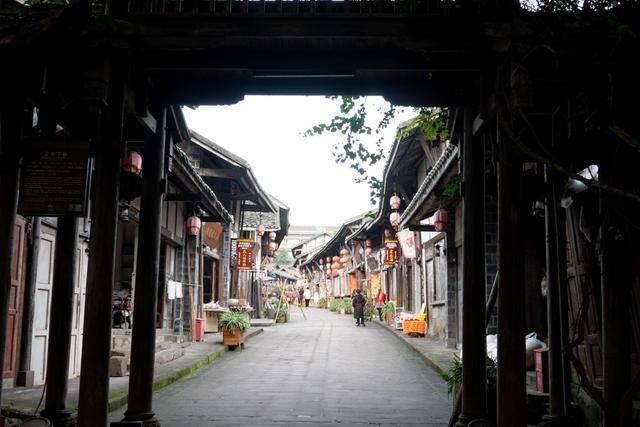 新春走基层｜为了让他们过个团圆年 “何妈妈”有点忙